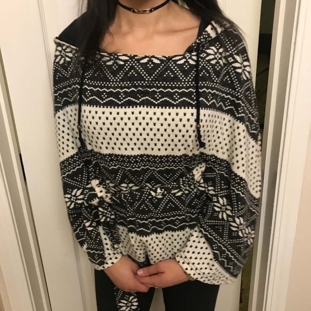 vfish – Hooded Sweater Poncho